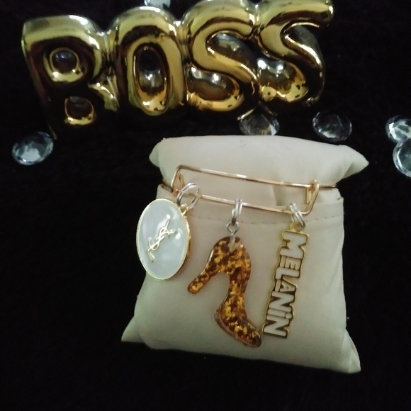 Bracelets/Bangles - Picture 2 of 3